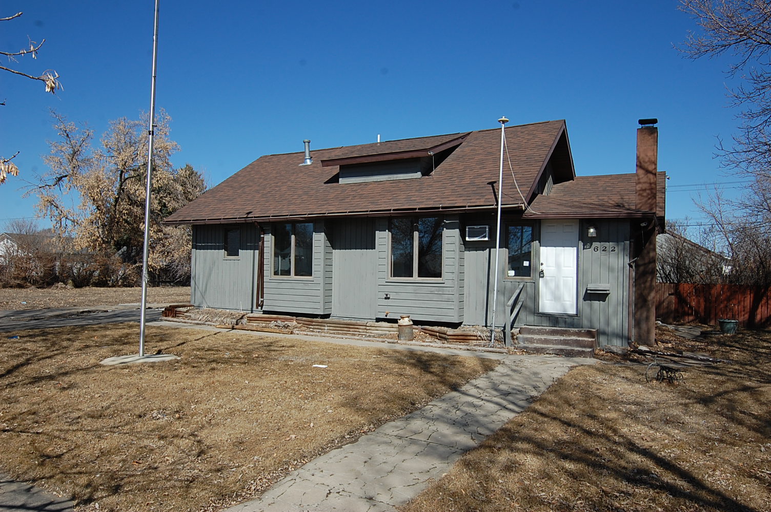 622 2nd St. SE Charming home in SE neighborhood Beagle Properties
