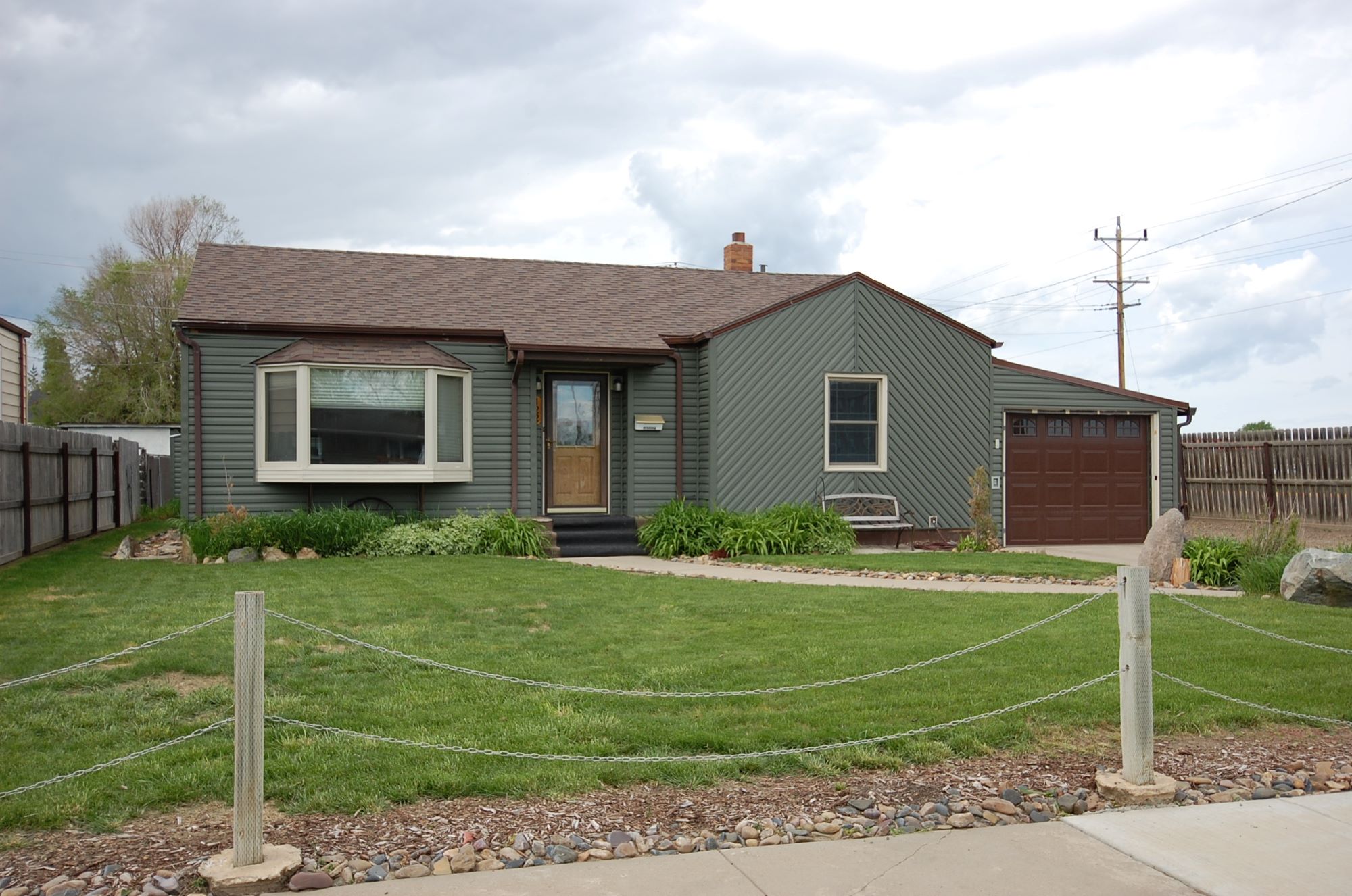 122 9th Ave NW Beautifully updated home on corner lot Beagle